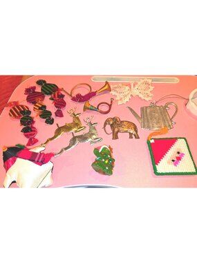 Vintage Christmas Ornament Collection With Metal Fabric & Plastic Designs Featur